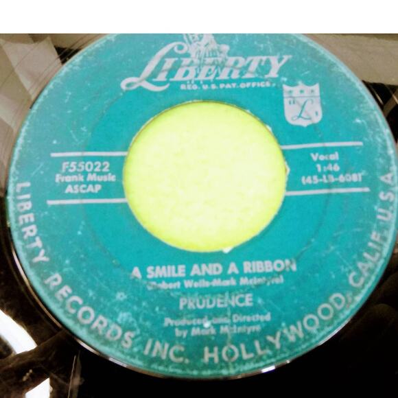 Prudence - Smile and A Ribbon / Tonight You Belong To Me 45rpm Vinyl Record 7" - Picture 1 of 7